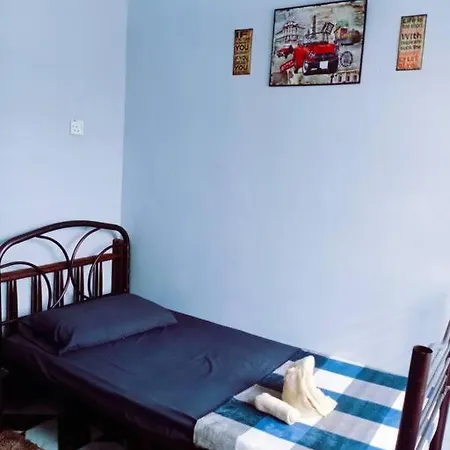 Homestay D'Lapang Near Klia Sepang Exterior photo